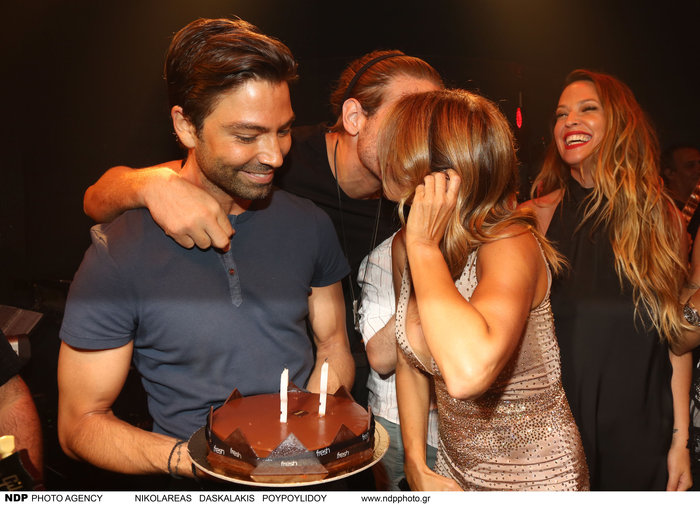 Έλλη Κοκκίνου- Γιώργος Μπόγρης: Το πρώτο δημόσιο φιλί πάνω στην πίστα! - εικόνα 2