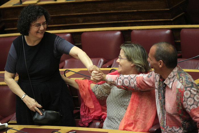 Το Plan B, ο Γιάνης και το... λαχούρι
