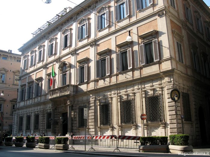 Το Palazzo Grazioli στη Ρώμι το οποίο νοικιάζει ο Μπερλουσκόνι καταβάλλοντας ετησίως 2.128.000 ευρώ