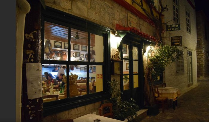 Θρήνος στην Υδρα για τον άτυχο Μανώλη - εικόνα 2