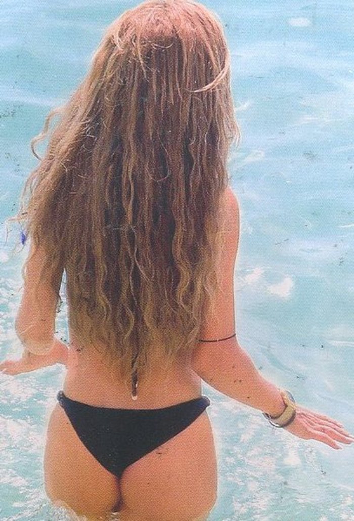 Η Φουρέιρα και το μικροσκοπικό της, μαύρο, μπικίνι - εικόνα 2