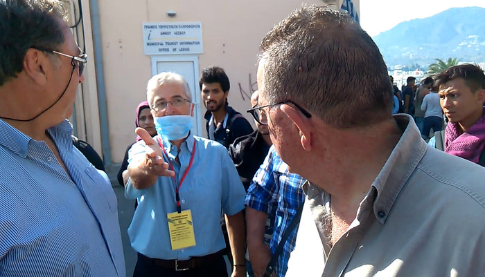 Συνεχίζεται η «ομηρεία» προσφύγων & κατοίκων στη Λέσβο - εικόνα 3
