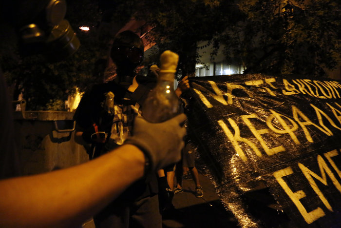 Εννέα συλλήψεις για τα επεισόδια στα Εξάρχεια [φωτο] - εικόνα 4