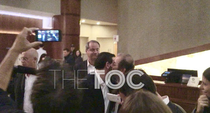 Οι selfies του Αλέξη Τσίπρα με τους δημοσιογράφους στη Νέα Υόρκη - εικόνα 5