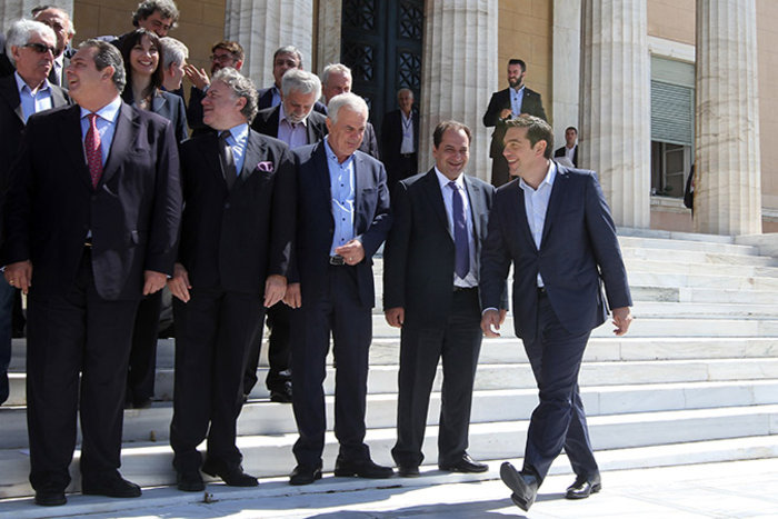Κατρούγκαλος: Ο υπουργός που...ψηλώνει μόνος του