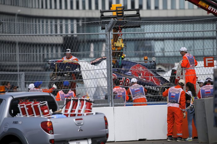Formula 1:Τρομακτικό ατύχημα για τον Carlos Sainz στο Σότσι