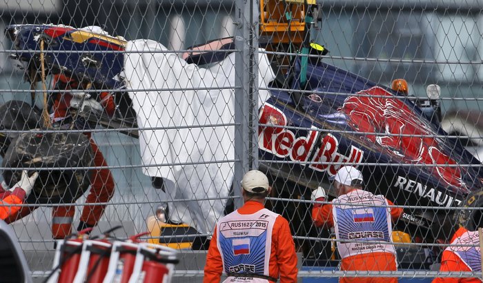 Formula 1:Τρομακτικό ατύχημα για τον Carlos Sainz στο Σότσι - εικόνα 2