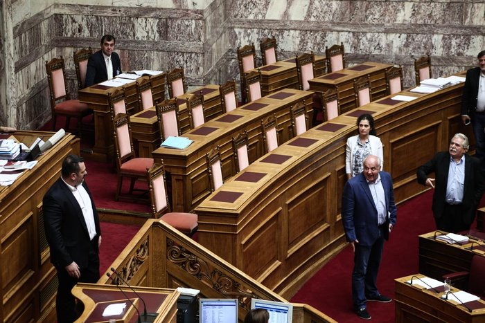 Παραλίγο στα χέρια Χρυσαυγίτες με βουλευτές του ΚΚΕ - εικόνα 10