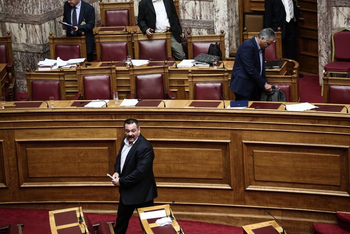 Παραλίγο στα χέρια Χρυσαυγίτες με βουλευτές του ΚΚΕ - εικόνα 21