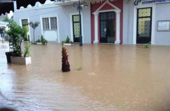 ''Βενετία" η Αχαγιά, ''χείμαρρος" τα Νιφορέικα, έντονες καταστροφές σε Καλαμάκι, Βουπράσιο, Μετόχι, Λάππα, Ματαράγκα, Μητόπολη, Ζησιμαίκα στην Αχαΐα.