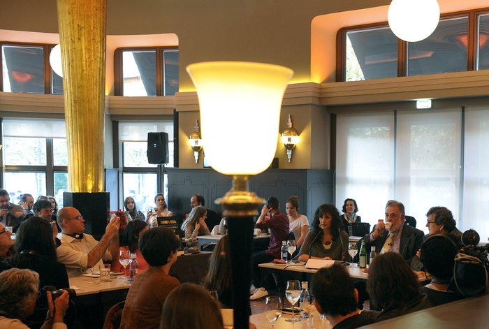 Η πριγκίπισσα της Ισπανίας απαστράπουσα στη βράβευση του Φ.Φ. Κόπολα - εικόνα 7