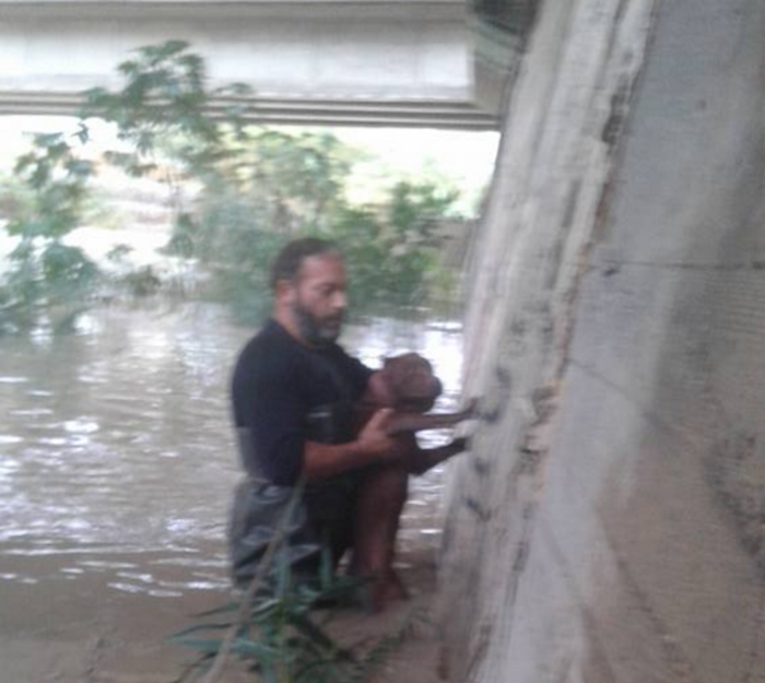 Κτηνωδία: Εδεσε σκυλί σε χείμαρρο για να πνιγεί (φωτό) - εικόνα 2