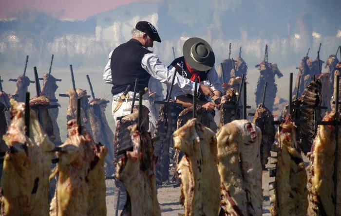 Το μεγαλύτερο μπάρμπεκιου του κόσμου: 30.000 άνθρωποι έψησαν 13.713 κιλά κρέας