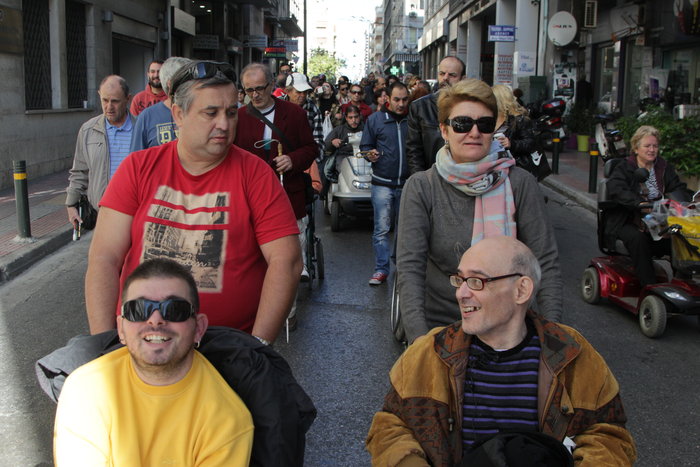 Πορείες συνταξιούχων και αναπήρων: Μας σπρώχνετε στον Καιάδα - εικόνα 2