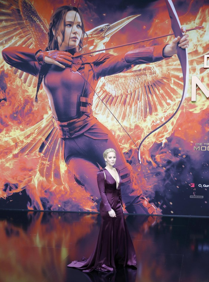 Εκθαμβωτική η Τζ. Λόρενς στην πρεμιέρα του Hunger Games - εικόνα 2