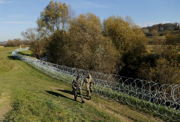 H Σλοβενία κατασκευάζει φράχτη για τους πρόσφυγες - εικόνα 6