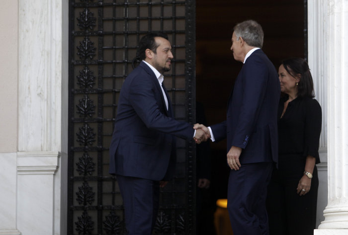 Ο Νίκος Παππάς υποδέχθηκε τον Τόνι Μπλερ στο Μαξίμου - εικόνα 2