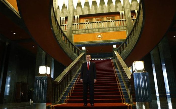 Το βασιλικό δείπνο Ερντογάν στην ελληνική αντιπροσωπεία - εικόνα 2