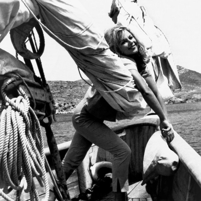 H Aλίκη έγινε ημερολόγιο 20 χρόνια μετά θάνατον: Οι ανέκδοτες φωτογραφίες