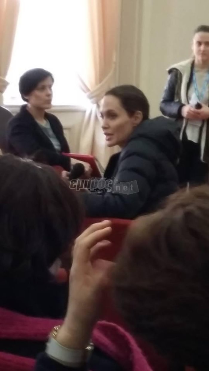 Η Τζολί στη Λέσβο:«Δεν θα τελειώσει σύντομα το δράμα των προσφύγων» - εικόνα 6