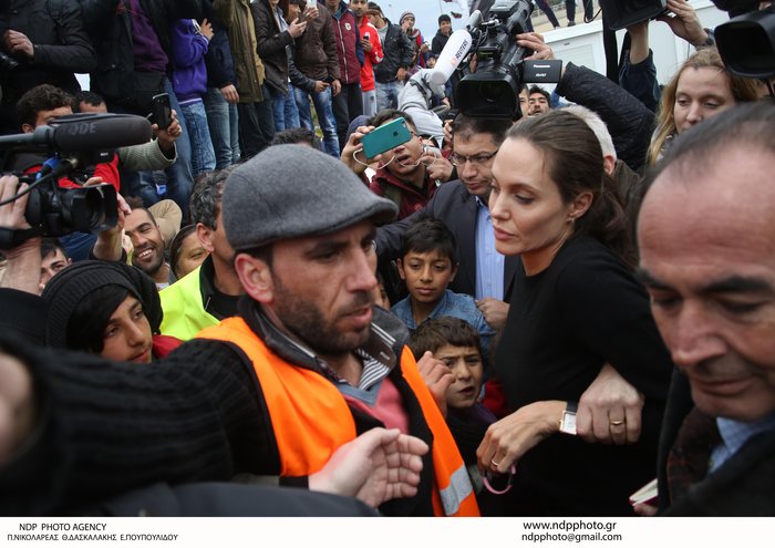 Διεθνής Τύπος: Τα ελληνικά ΜΜΕ εκνεύρισαν τη Τζολί - εικόνα 2