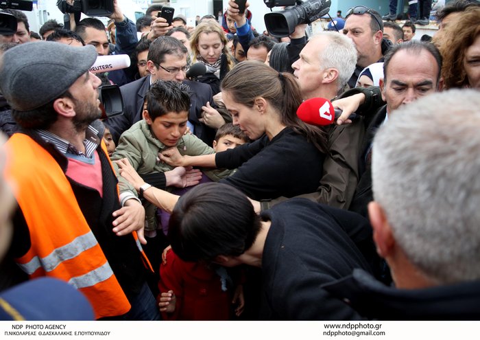 Διεθνής Τύπος: Τα ελληνικά ΜΜΕ εκνεύρισαν τη Τζολί - εικόνα 4