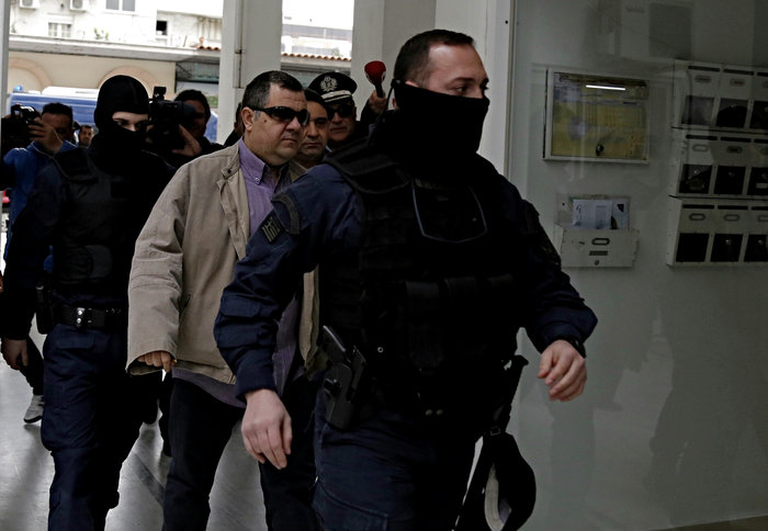 Aλήτη, δολοφόνε φώναζαν οι γείτονες του Ρουπακιά - εικόνα 3