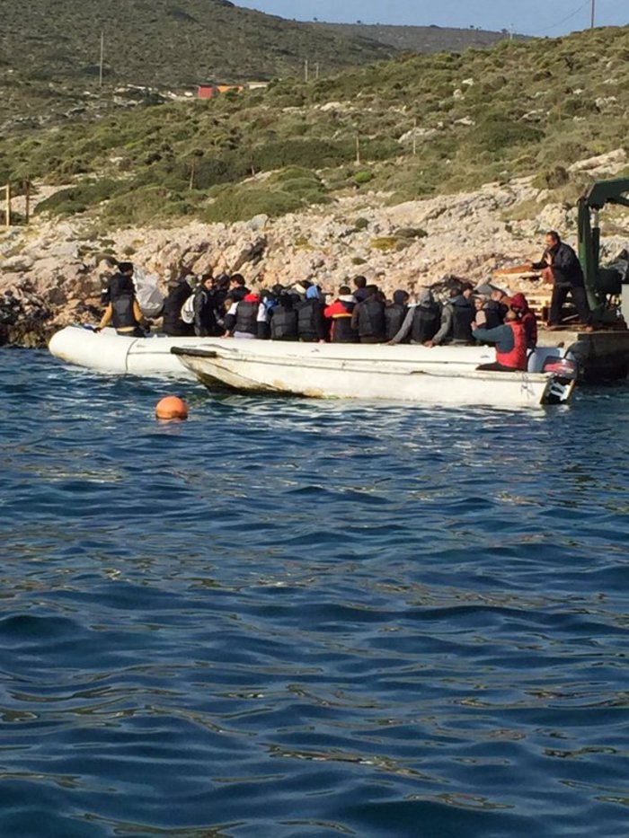 Ντοκουμέντο-σοκ:Επίθεση Τούρκων σε βάρκα με πρόσφυγες