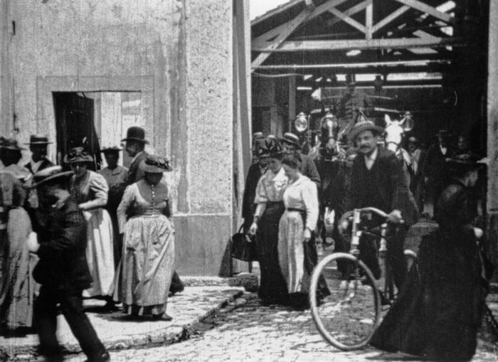 Η πρώτη ταινία στην ιστορία του σινεμά έγινε σαν σήμερα. Δείτε την! - εικόνα 2