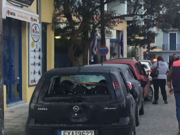 Χούλιγκαν διέλυσαν ξενοδοχείο & αυτοκίνητα στη Λευκάδα Φωτό - εικόνα 6