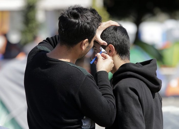 Στην Ειδομένη ακόμη ελπίζουν να ανοίξει το πέρασμα