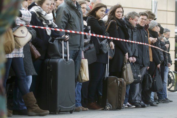Απίστευτες ουρές στους σταθμούς των βελγικών τρένων - εικόνα 3