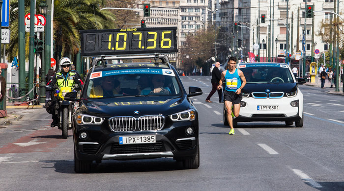 BMW i3, i8 και Χ1 "έτρεξαν" στον ημιμαραθώνιο!