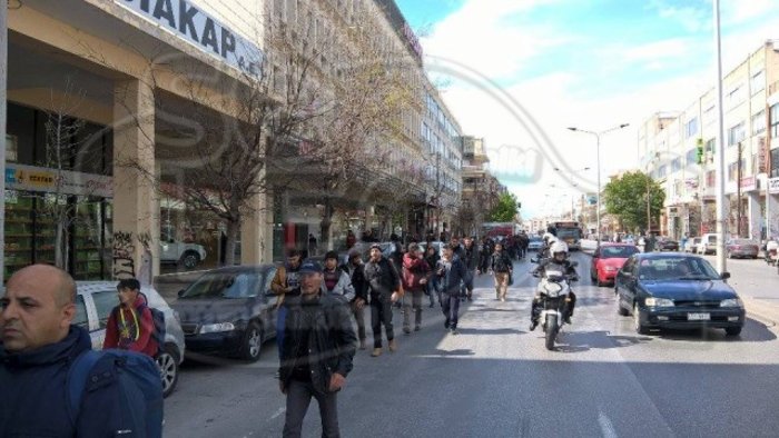 Πορεία προσφύγων στο κέντρο της Θεσσαλονίκης - εικόνα 3