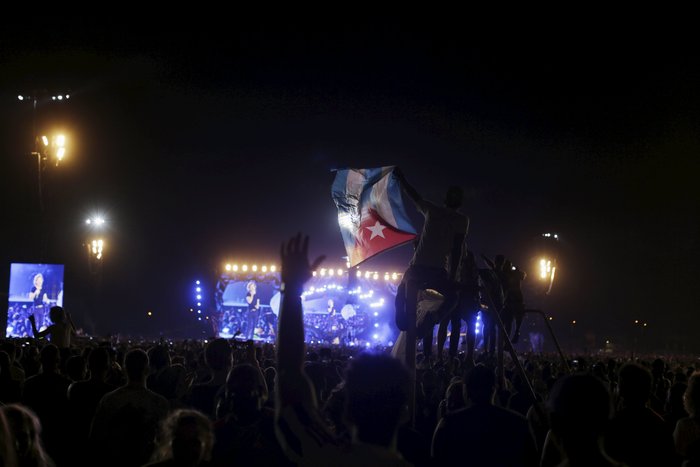 Λαοθάλασσα στην ιστορική συναυλία των Rolling Stones στην Αβάνα - εικόνα 10