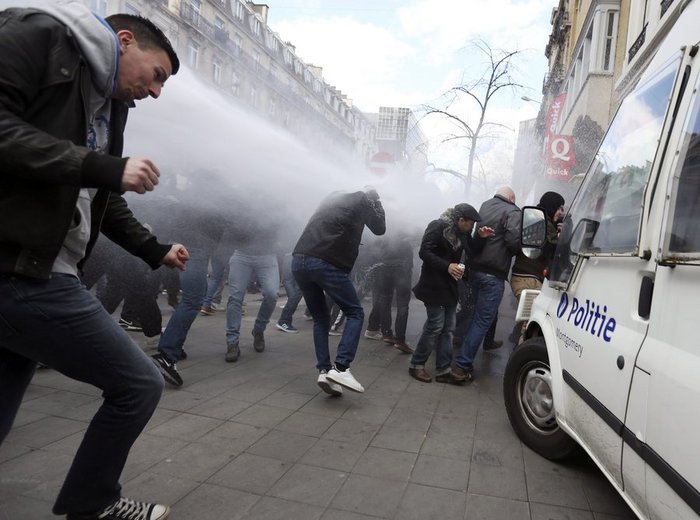 Ακροδεξιά φρίκη στις Βρυξέλλες, συγκρούσεις & επεισόδια - εικόνα 5