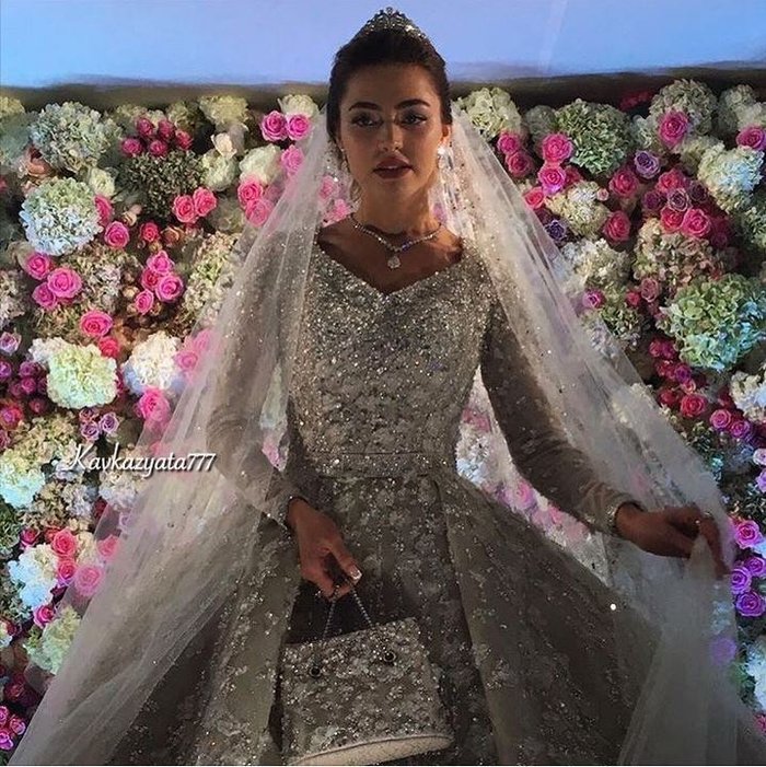 Ρώσος κροίσος έδωσε 5 εκ. δολάρια στη Λόπεζ για να τραγουδήσει στο γάμο του - εικόνα 2