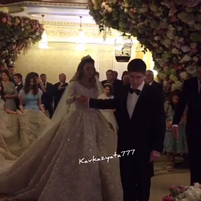 Ρώσος κροίσος έδωσε 5 εκ. δολάρια στη Λόπεζ για να τραγουδήσει στο γάμο του - εικόνα 4