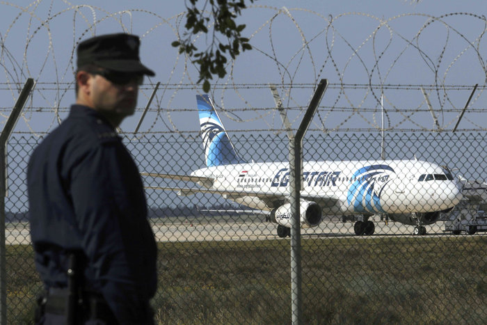 Καρέ καρέ το θρίλερ στο αεροδρόμιο της Λάρνακας - εικόνα 4
