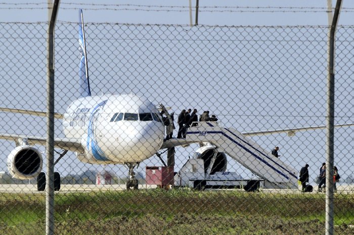 Καρέ καρέ το θρίλερ στο αεροδρόμιο της Λάρνακας - εικόνα 8