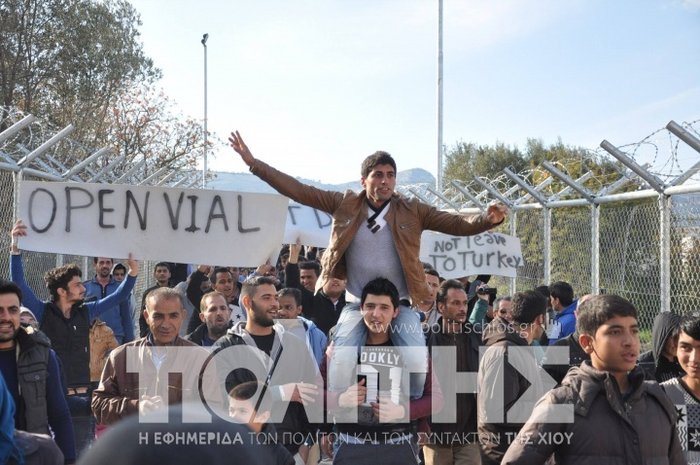 «Aσφυξία» στον Πειραιά, μαχαιρώματα στη Χίο, χάος στην Ειδομένη