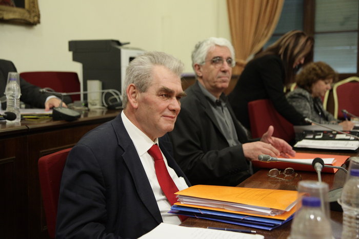 Έμμεσο «άδειασμα» Παρασκευόπουλου σε Παπαγγελόπουλο