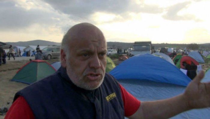 Αφησε την καντίνα και έπιασε το τρακτέρ στην Ειδομένη - εικόνα 2