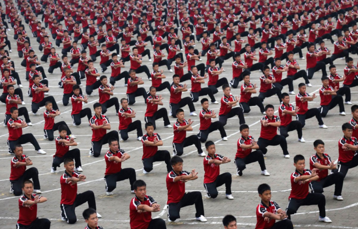 Μαθητές της Σχολής Πολεμικών Τεχνών Shaolin Tagou στην εναρκτήρια τελετή του Zhengzhou International Shaolin Wushu Festival