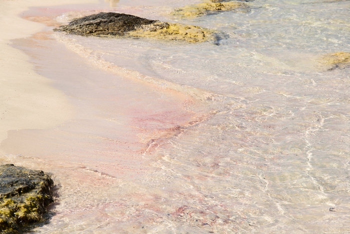 Μπάλος στην Κρήτη: Η παραλία με τη ροζ άμμο και τη σουρεαλιστική ομορφιά - εικόνα 3