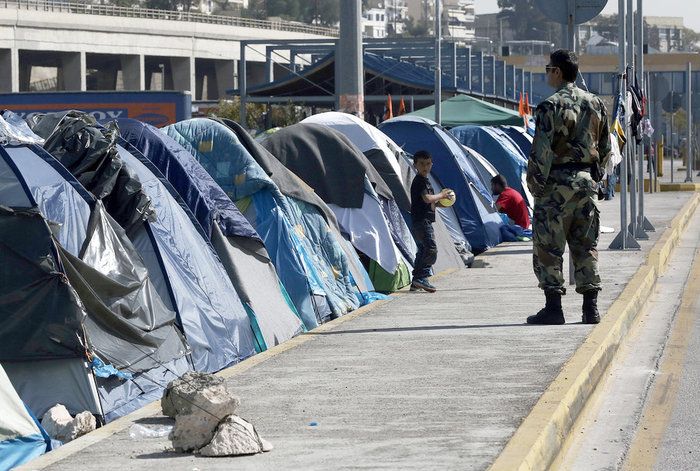 Η κυβέρνηση εγκλωβισμένη στη λογική της μη επέμβασης