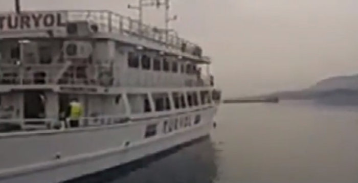 Χαμένη... μεταξύ αλληλέγγυων και προσφύγων η κυβέρνηση