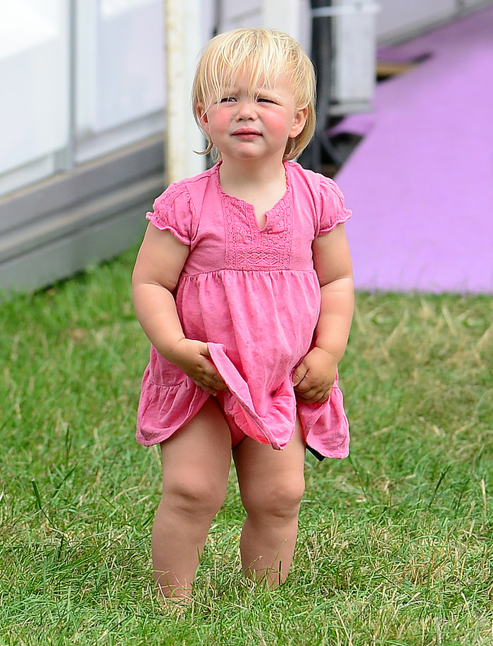 Ποιο είναι το κοριτσάκι που επισκίασε τον Τζορτζ στην οικογενειακή φωτο; - εικόνα 5