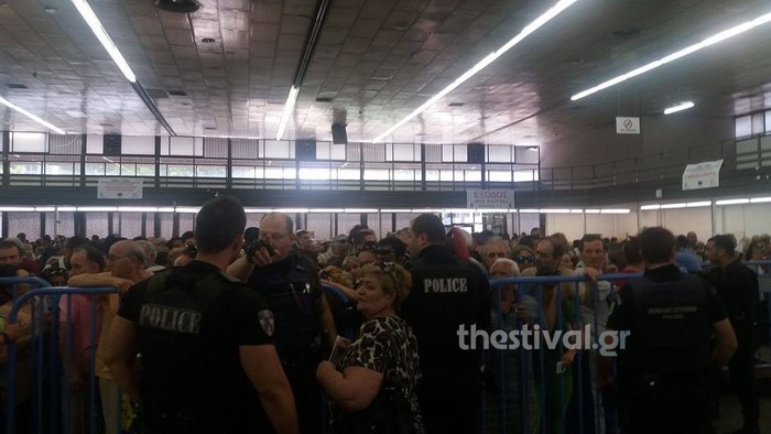 Ένταση και λιποθυμίες σε διανομή τροφίμων στη Θεσ/νίκη - εικόνα 3