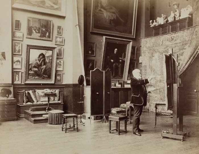 Ο Αλεξάντρ Καμπανέλ στο στούντιό του το 1885